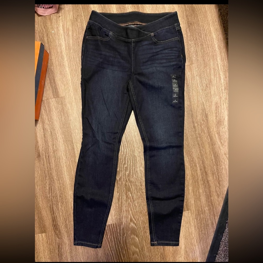 Maurice’s Jeggings NWT Medium